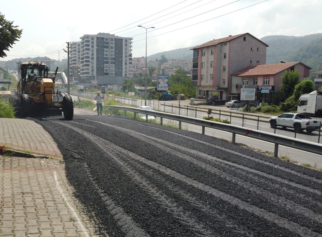 200 Milyon Liralık Asfalt Yatırımı Kepez Bölgesi'nde Devam Ediyor