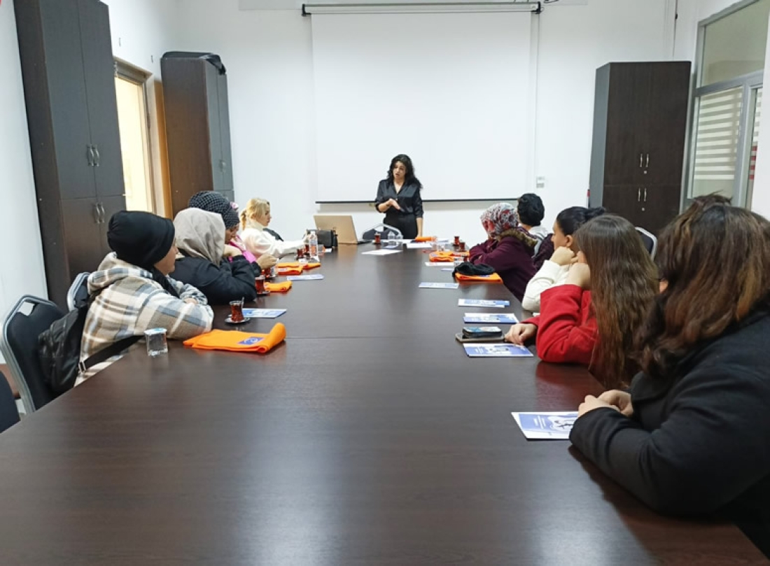 Roman Kadınlara Hukuk Okuryazarlığı Eğitimi Düzenlendi