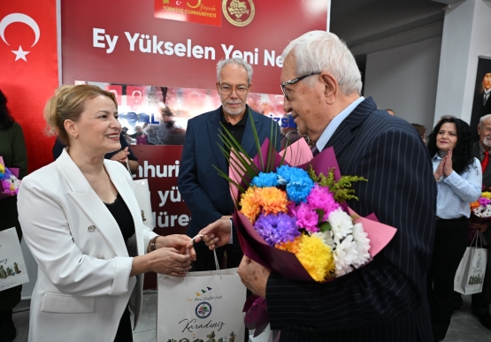 Cumhuriyet Konulu Sergiler Akm’de Açıldı