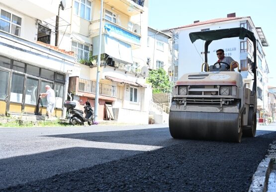 200 Milyon Liralık Dev Asfalt Hamlesinde 17 Bin Ton Sıcak Asfalt Yollarla Buluştu