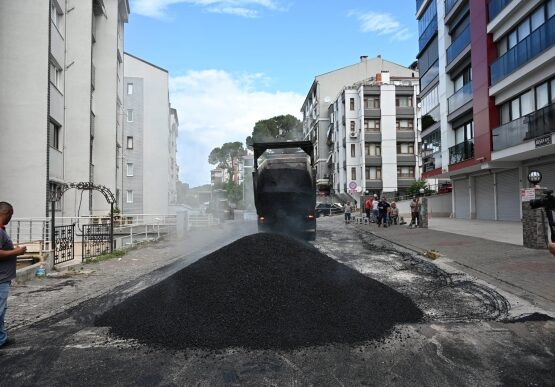 200 Milyon Liralık Dev Asfalt Hamlesinde 17 Bin Ton Sıcak Asfalt Yollarla Buluştu