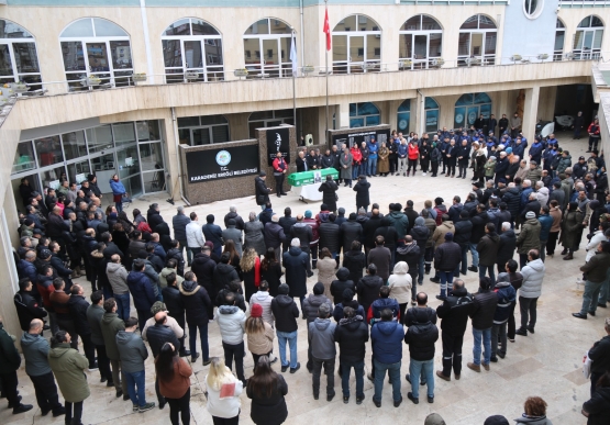 Belediye İşçisi Karanfil, Son Yolculuğuna Uğrlandı