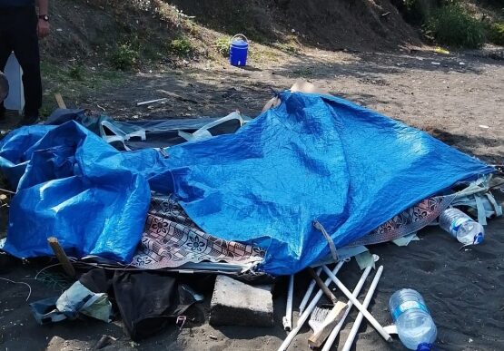 Merve Altı Plajı’nda Çadır Ve Baraka İşgalleri Kaldırıldı