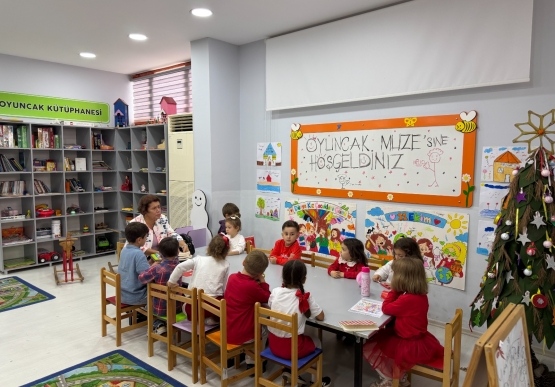 Cumhuriyet Coşkusu Oyuncak Müzesi’nde Çocuklarla Buluştu