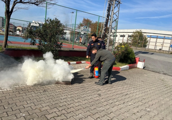 İtfaiye, Yangın Eğitimi Ve Tatbikatları Sürdürüyor