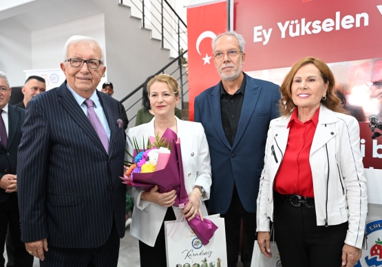 Cumhuriyet Konulu Sergiler Akm’de Açıldı