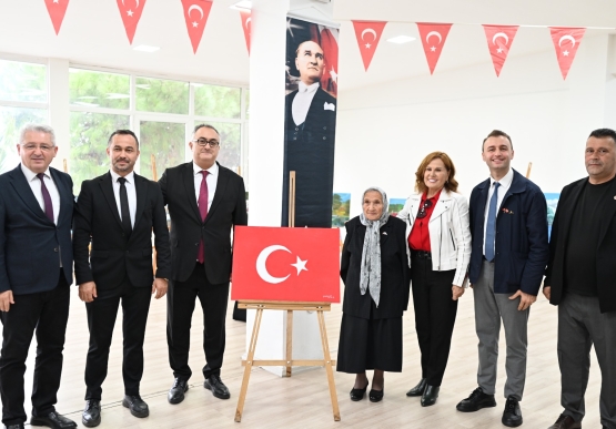 Cumhuriyet Konulu Sergiler Akm’de Açıldı