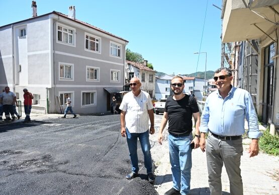 200 Milyon Liralık Dev Asfalt Hamlesinde 17 Bin Ton Sıcak Asfalt Yollarla Buluştu