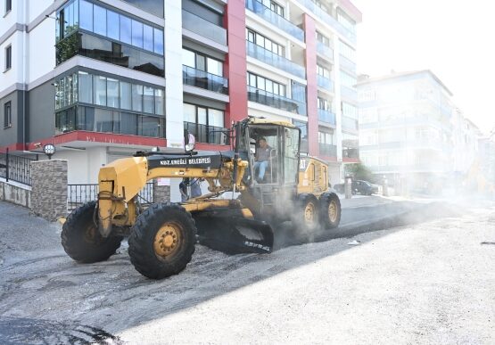 200 Milyon Liralık Dev Asfalt Hamlesinde 17 Bin Ton Sıcak Asfalt Yollarla Buluştu