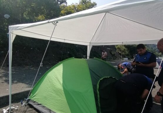 Merve Altı Plajı’nda Çadır Ve Baraka İşgalleri Kaldırıldı