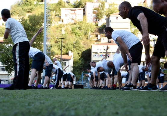 Zabıta Sahaya İndi, Spor Yapıyor